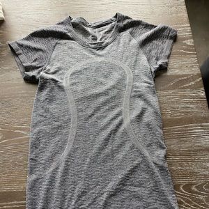 Lululrmon grey swiftly tech short sleeve